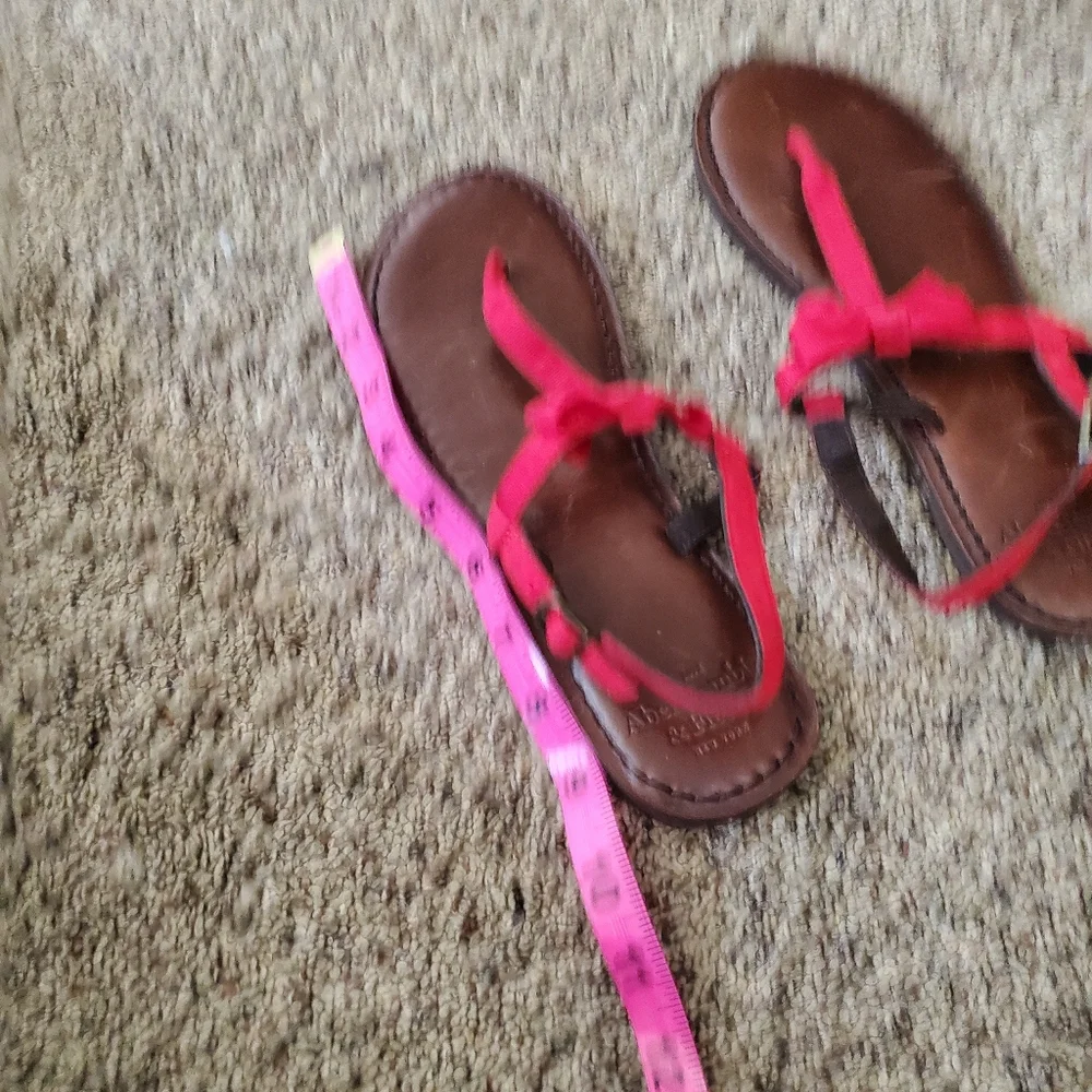Sandals - Picture 4 of 8